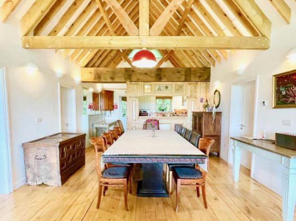 House on the Brooks Self catering Holiday let South Downs West Sussex Sleeps 14