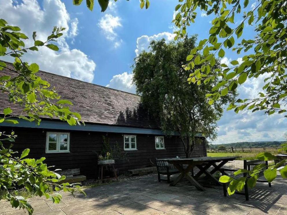 House on the Brooks Self catering Holiday let South Downs West Sussex Sleeps 14