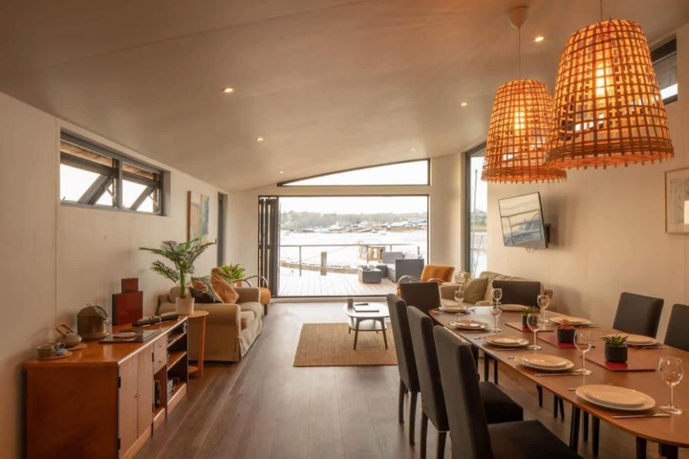 Houseboat Eleuthera, Bembridge, Isle of Wight - located at Bembridge Harbour, sleeping up to 10 people, close to the beach