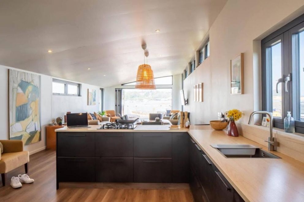 Houseboat Eleuthera, Bembridge, Isle of Wight - located at Bembridge Harbour, sleeping up to 10 people, close to the beach