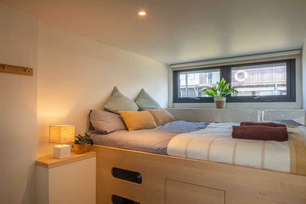 Houseboat Eleuthera Isle of Wight