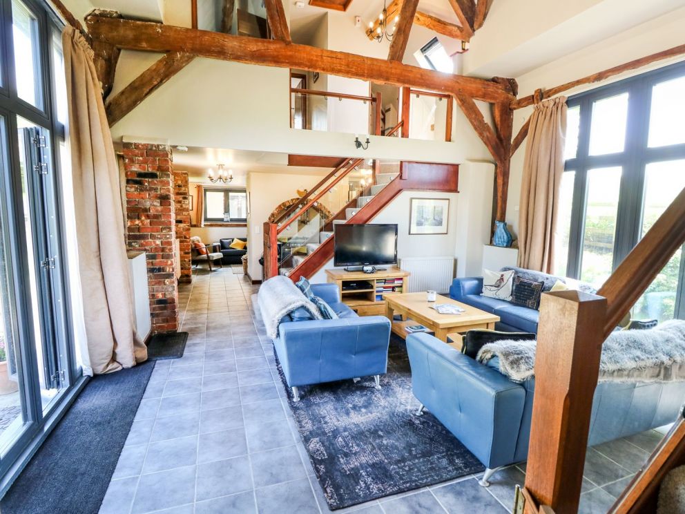 Little Duxmore Barn in Ryde - to rent with wood burning stove and open fire