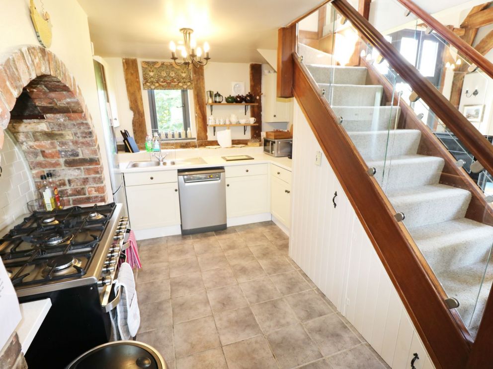 Little Duxmore Barn in Ryde - to rent with wood burning stove and open fire