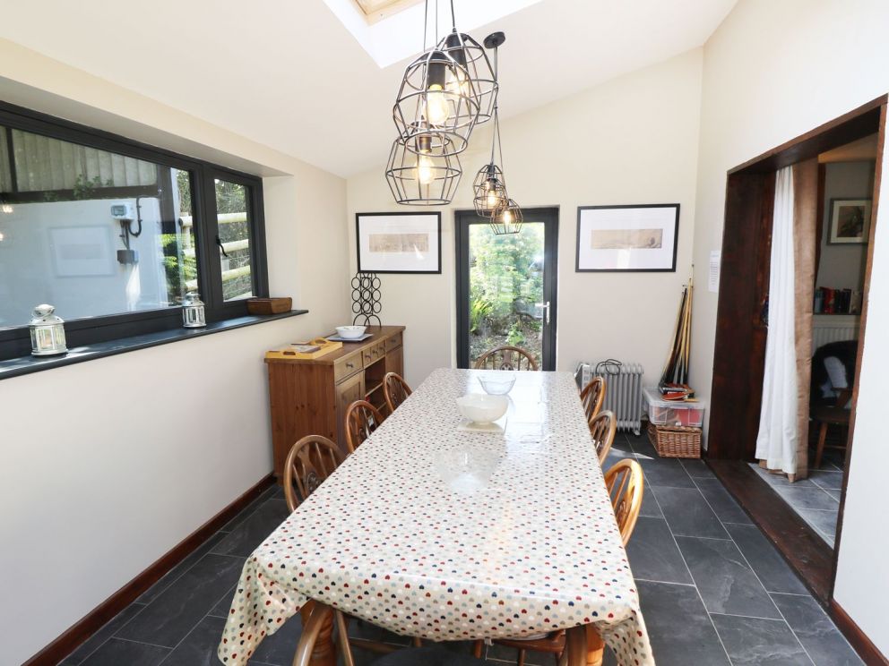 Little Duxmore Barn in Ryde - to rent with wood burning stove and open fire