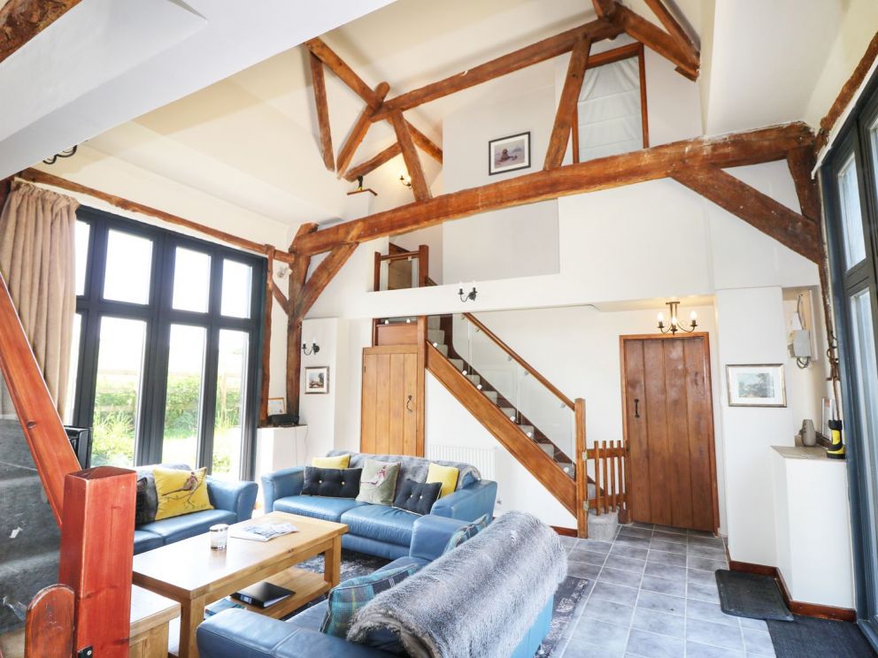 Little Duxmore Barn in Ryde - to rent with wood burning stove and open fire