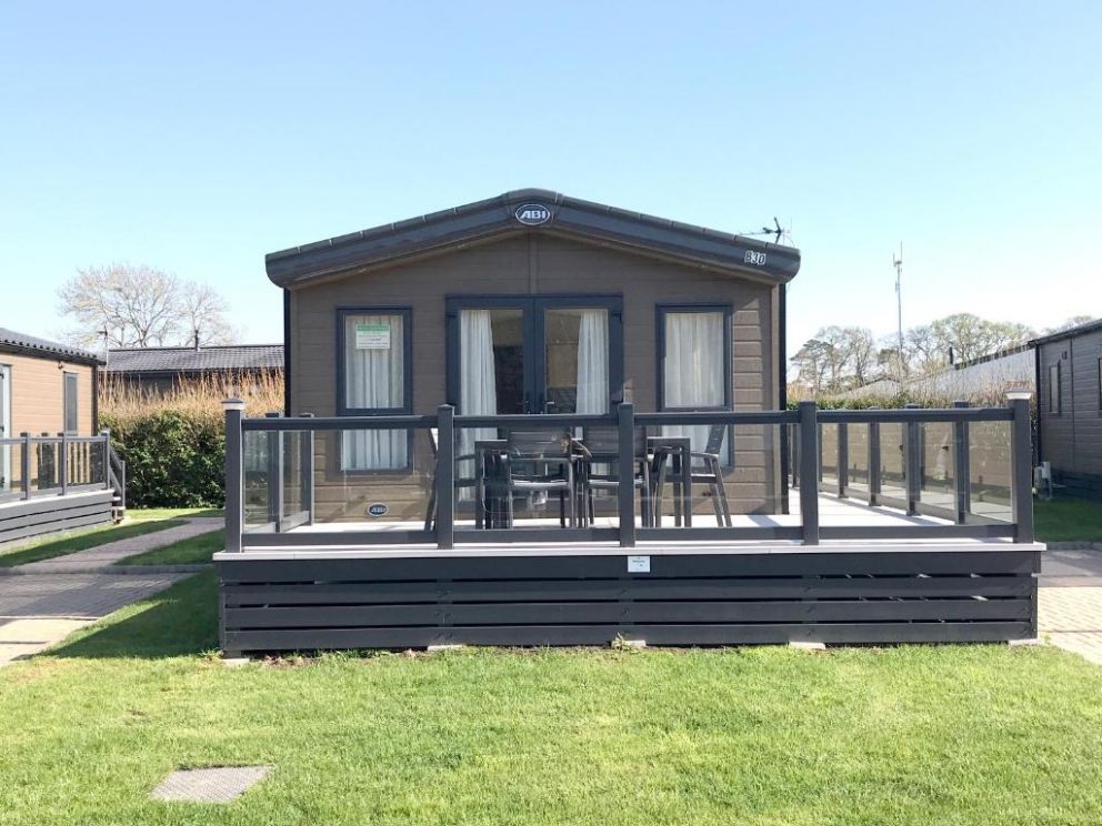 New Forest Lodges at Hoburne Bashley - for rent  with swimming pool and spa