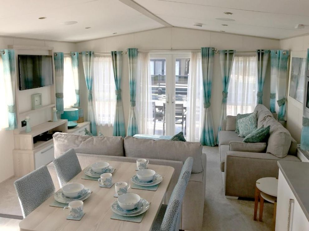 New Forest Lodges at Hoburne Bashley - for rent  with swimming pool and spa