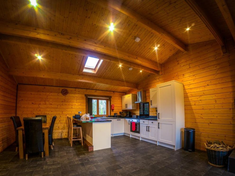 New Forest Lodges in Cranborne - for rent with hot tub and wood burner