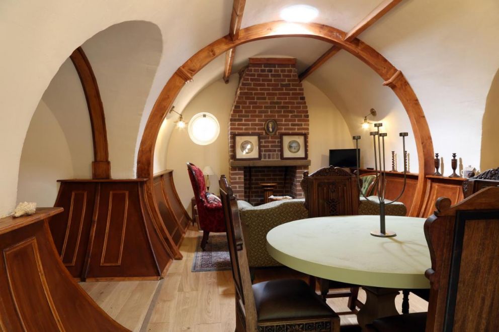 Pod Hollow: Hobbit Home in Suffolk - pet friendly for rent close to the sea