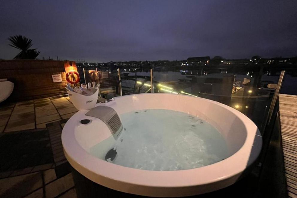 Rivers stays with hot tub