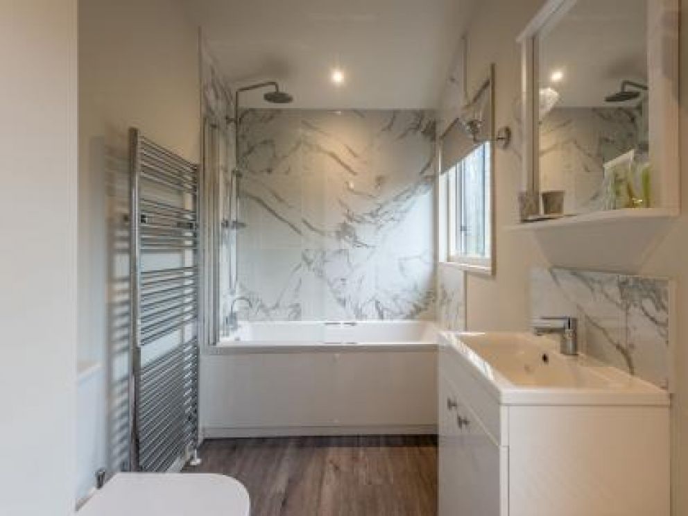 Riverside Lodge in Beaulieu for rent - pet friendly with wood burner in the New Forest