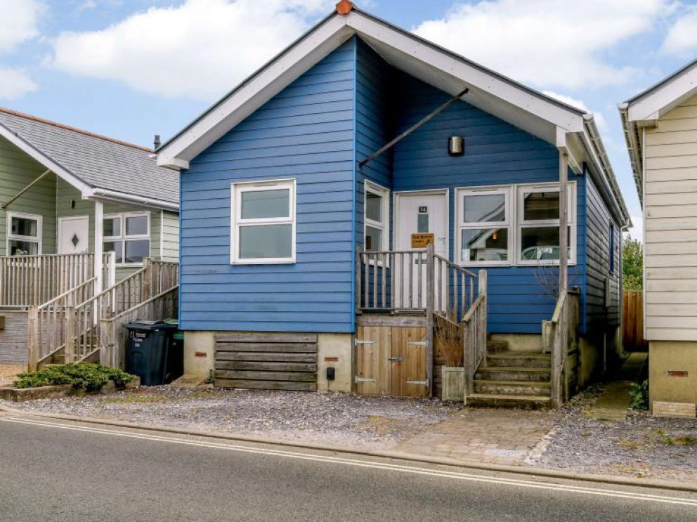 Seaside Lodge in Cowes - for rent close to the sea