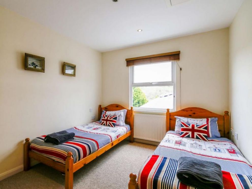 Seaside Lodge in Cowes - for rent close to the sea