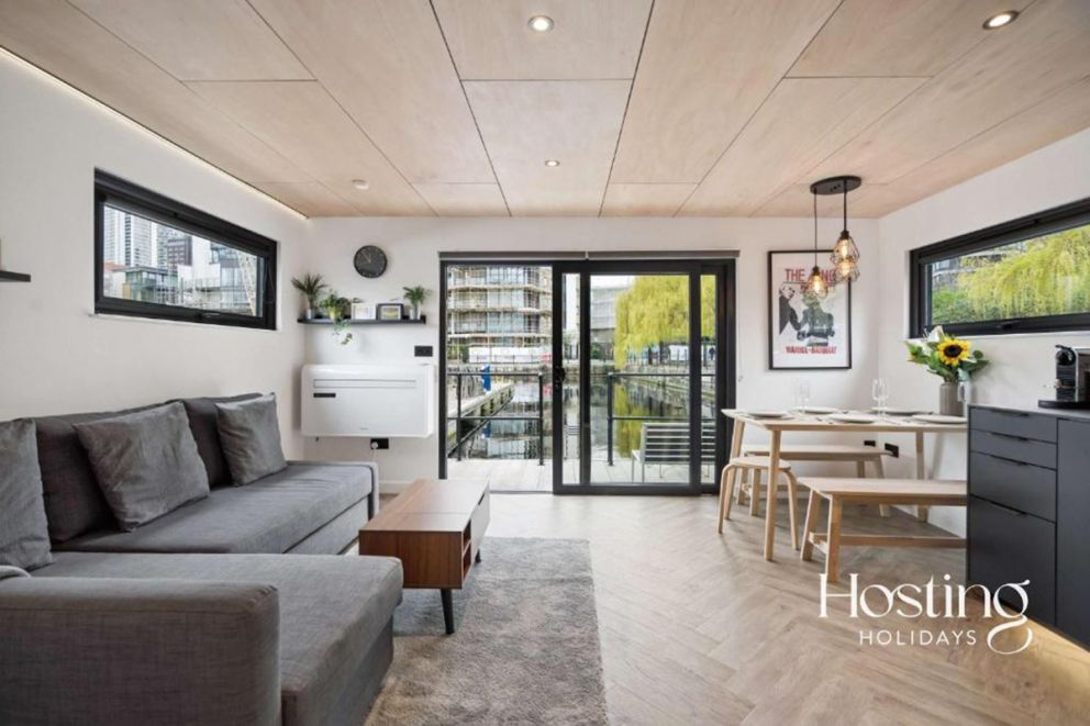 The Nautilus - Luxury 2-Bed Floating Home