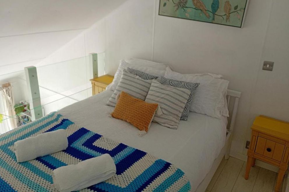 Tiny float home Brighton