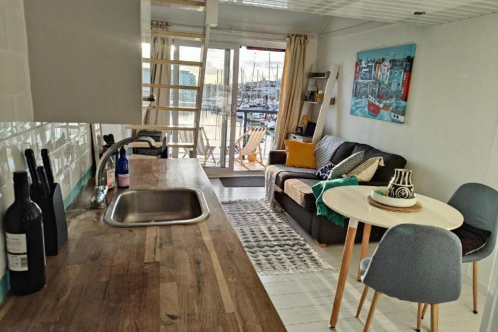Tiny float home Brighton