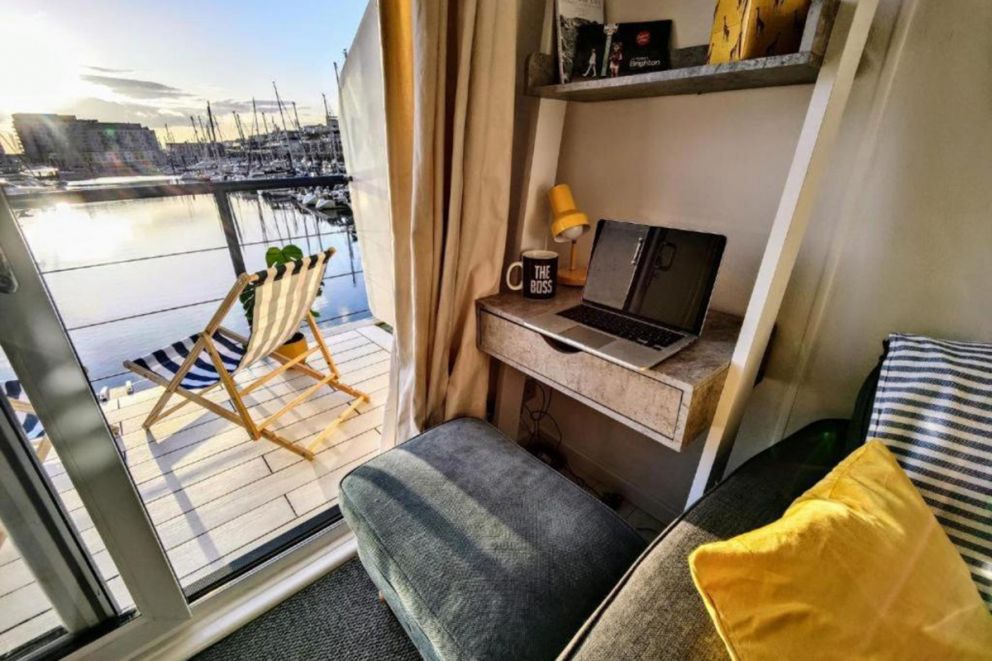 Tiny float home Brighton