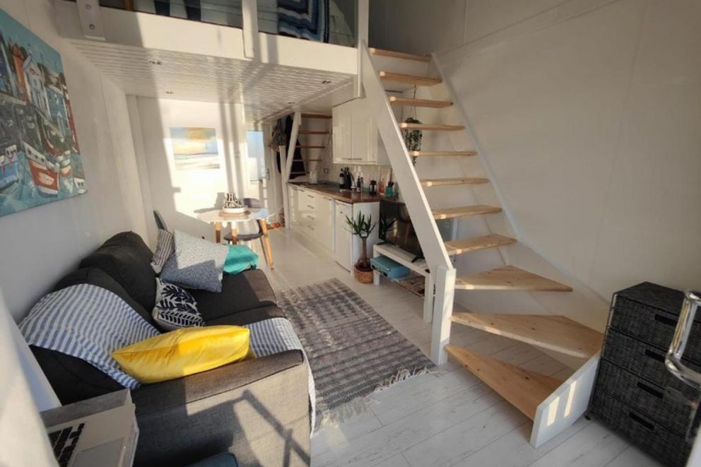 Tiny float home Brighton