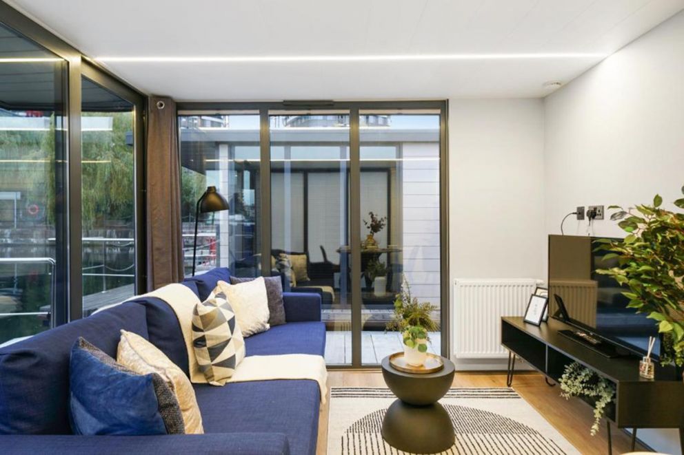 Unique Water Lodge in London - Roof Terrace