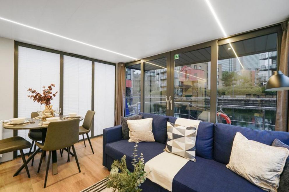 Unique Water Lodge in London - Roof Terrace