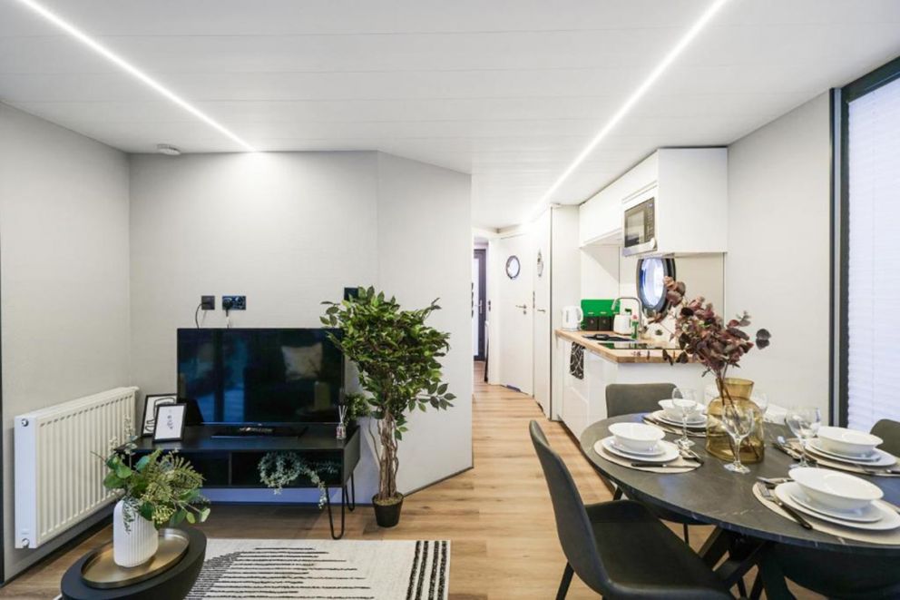 Unique Water Lodge in London - Roof Terrace