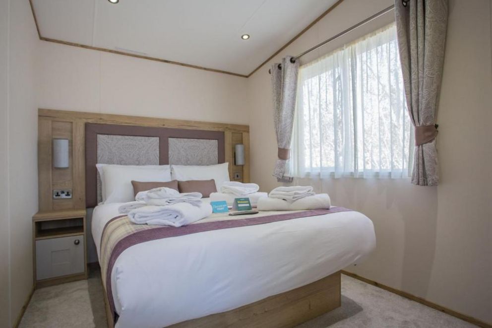 Whitecliff Bay Holiday Park, Bembridge, Isle of Wight - holiday accommodation for up to 8 guests, different options available - wheelchair accessible, pet friendly, hot tub, Onsite facilities - outdoor pool, children's play area, restaurant, entertainment