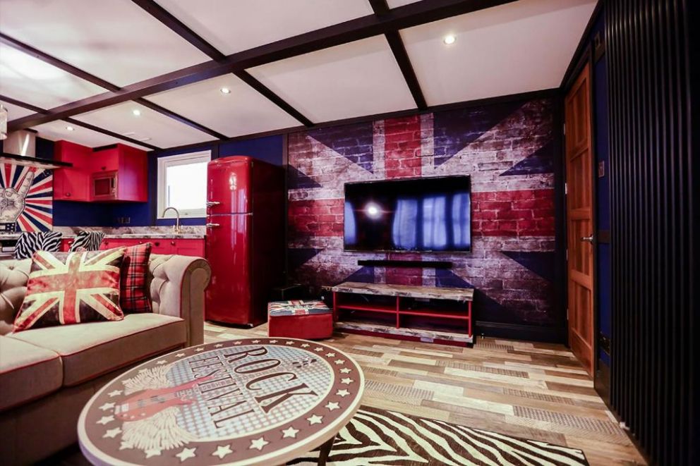 Whitecliff Bay Holiday Park, Bembridge, Isle of Wight - holiday accommodation for up to 8 guests, different options available - wheelchair accessible, pet friendly, hot tub, Onsite facilities - outdoor pool, children's play area, restaurant, entertainment