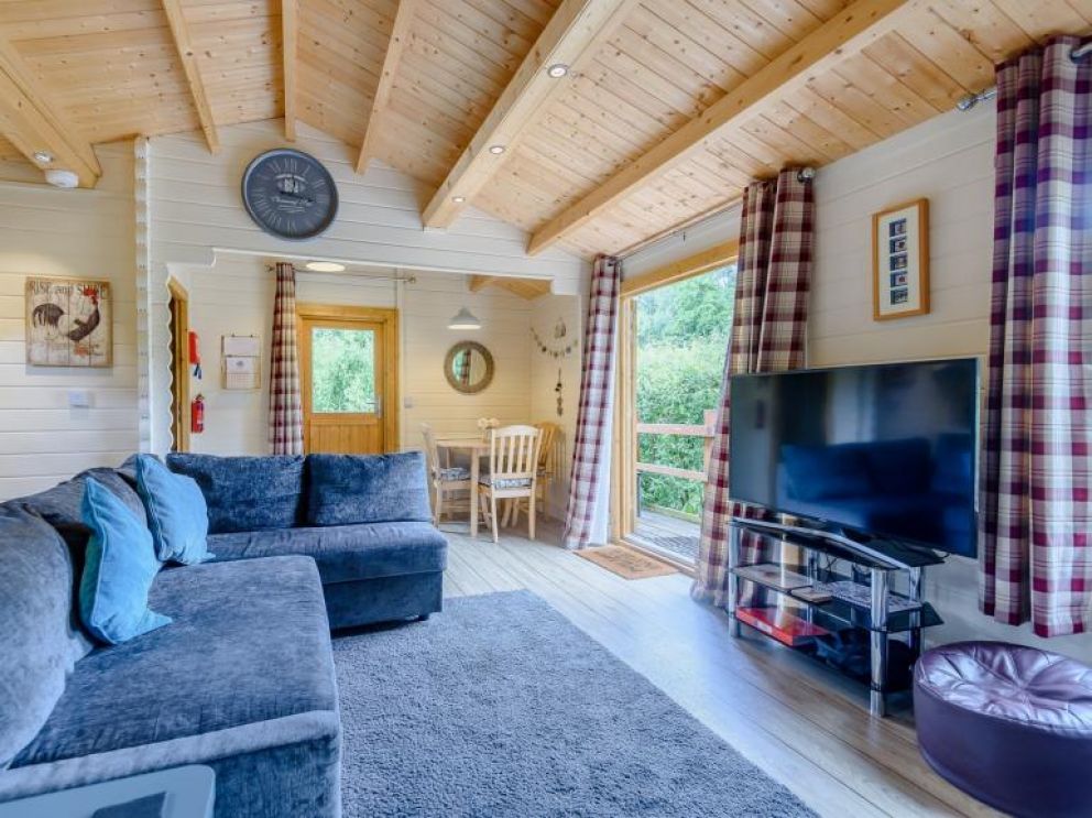 Willow Pond Lodge in Sandown - for rent, pet friendly, close to the sea