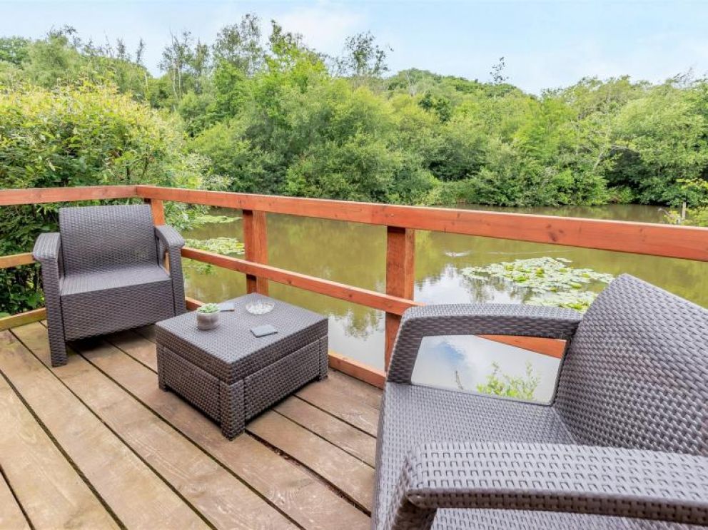 Willow Pond Lodge in Sandown - for rent, pet friendly, close to the sea