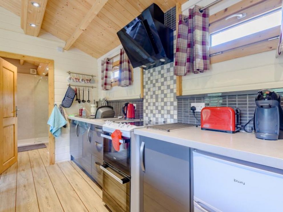 Willow Pond Lodge in Sandown - for rent, pet friendly, close to the sea