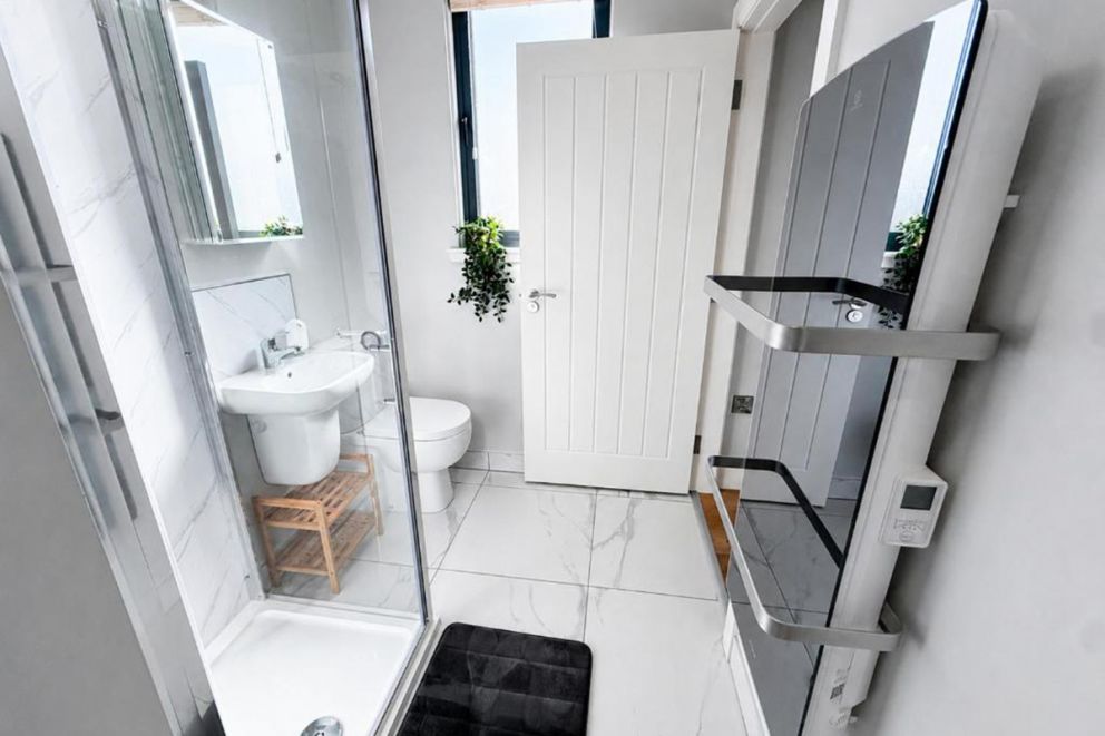 Escape to Willow Wharf