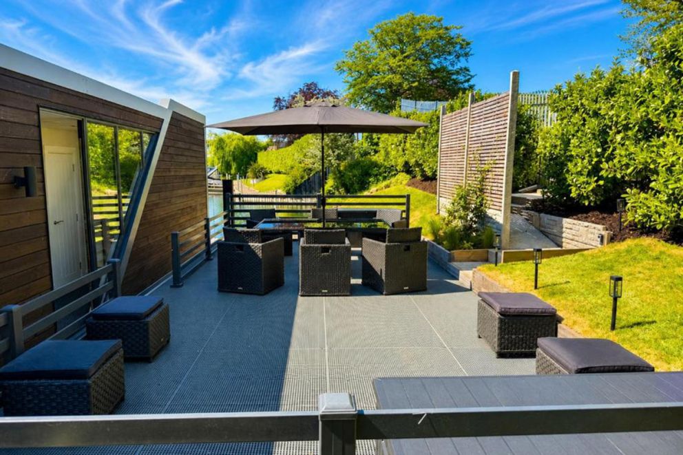 Escape to Willow Wharf 