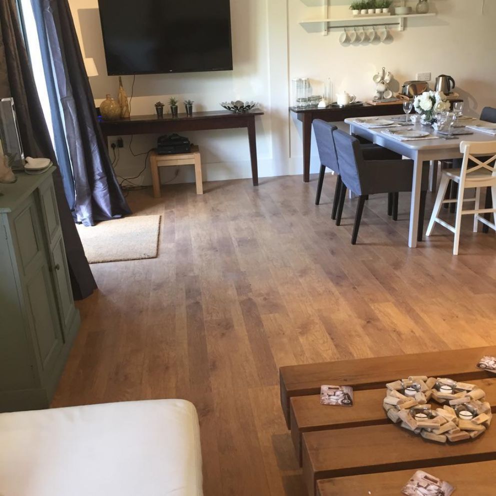 Windsor Garden Lodge near Legoland, Windsor at Willow Court Farm - for rent