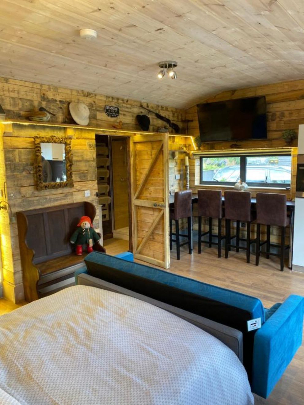 Windsor Studio East at Willow Court Farm - for rent in Windsor on a family farm