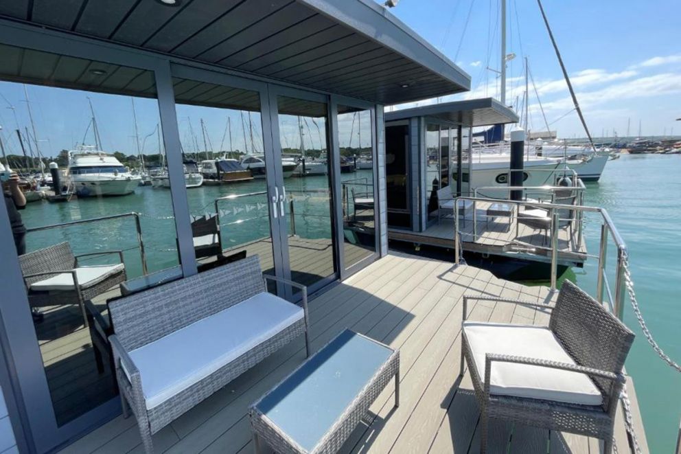 Yarmouth Waterlodge Floating Apartment 1