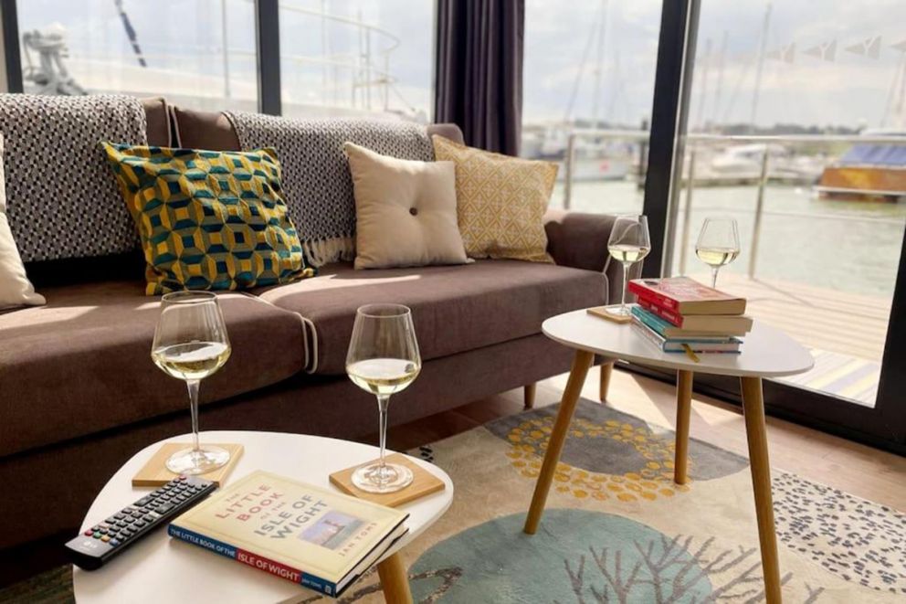 Yarmouth Waterlodge Floating Apartments 2