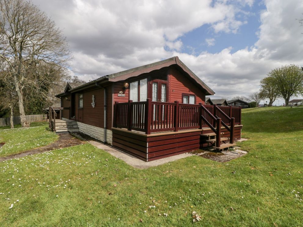 52 Glenside at Hoburne Naish in Hampshire - for rent on holiday park with indoor & outdoor swimming pools
