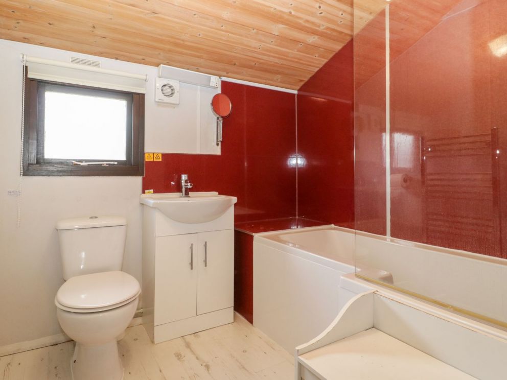 52 Glenside at Hoburne Naish in Hampshire - for rent on holiday park with indoor & outdoor swimming pools