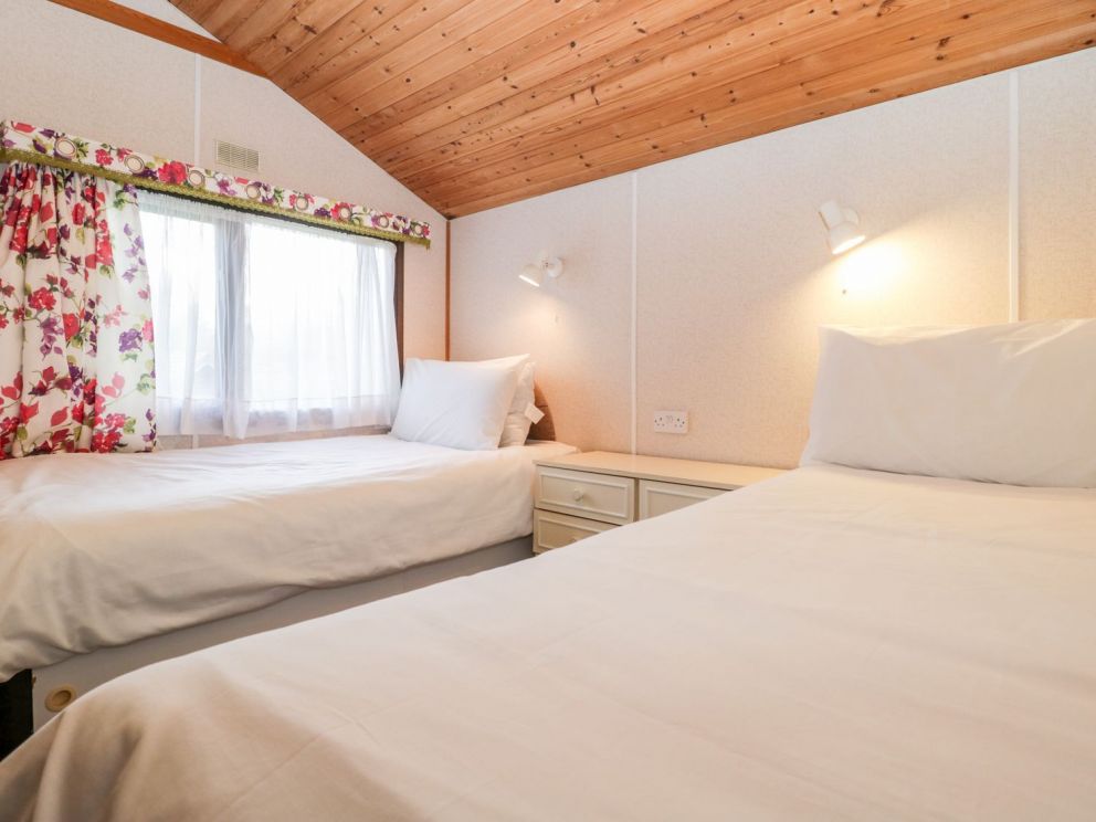 52 Glenside at Hoburne Naish in Hampshire - for rent on holiday park with indoor & outdoor swimming pools