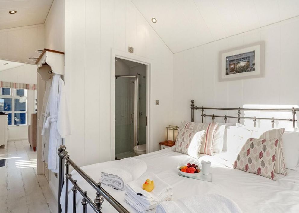 Beach Cove Coastal Retreat