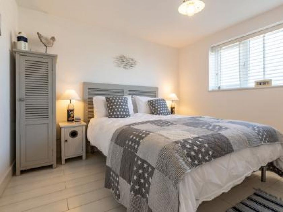 Beach Retreat Lodge at Pevensey Bay - pet friendly for rent close to the sea