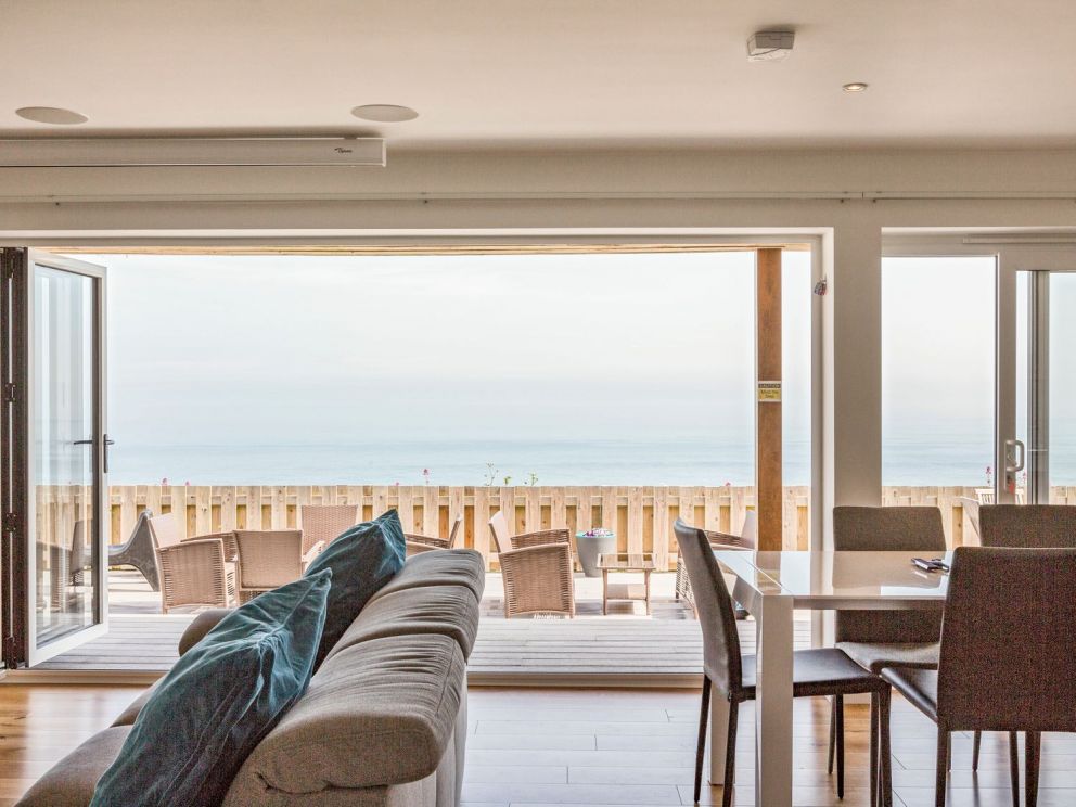 Boscarne Cornwall holiday let sleeping 10 with sea view