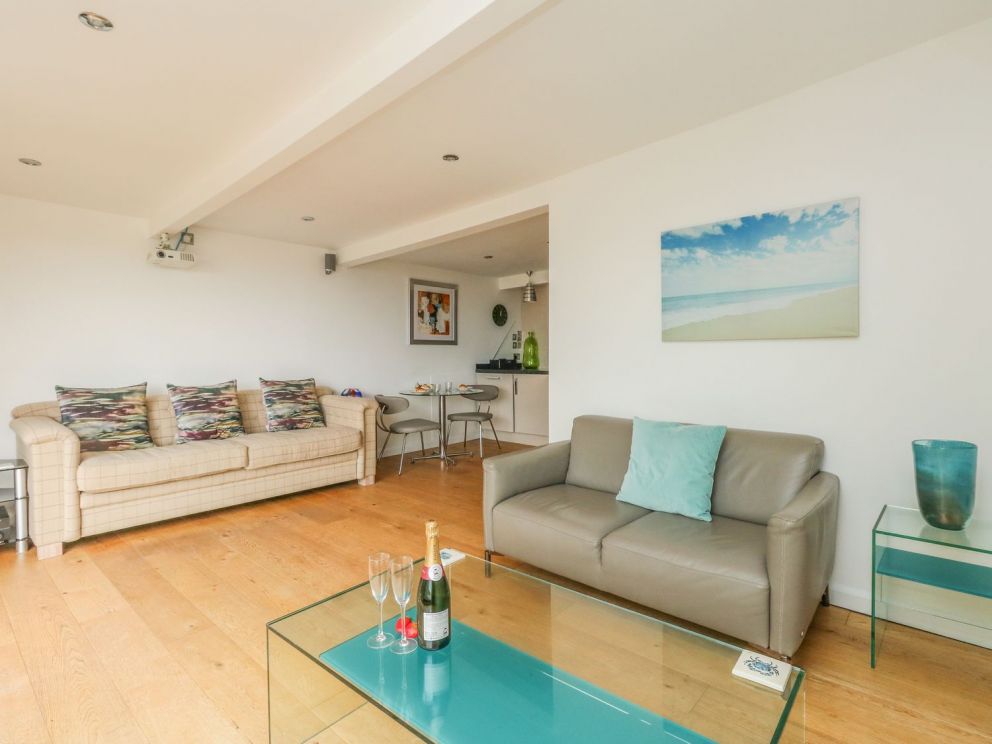Burton Bay in Burton Bradstock, Dorset - for rent, close to the beach