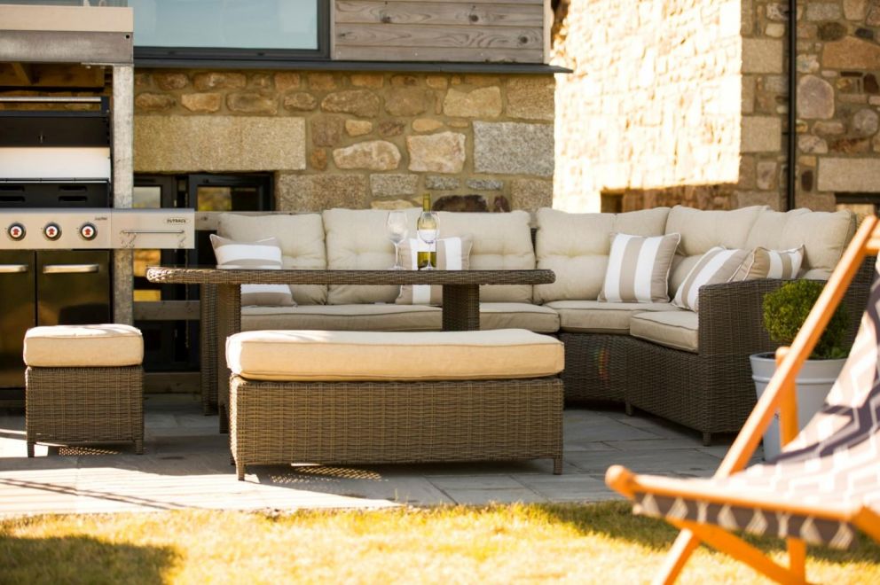 Self catering cottage with sea views in Cornwall