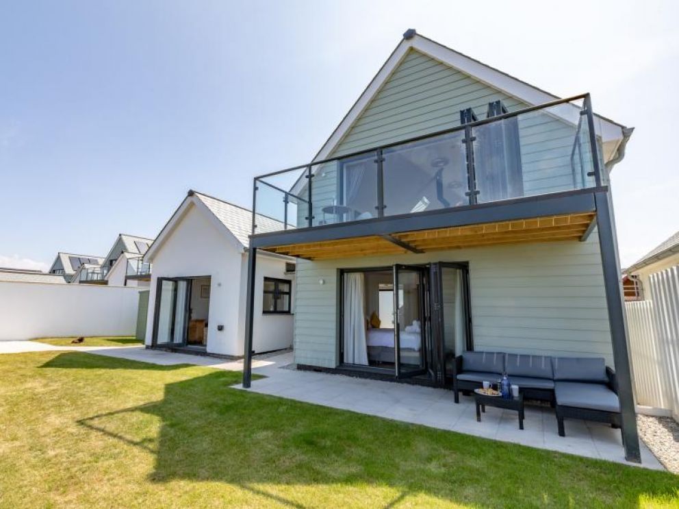 Contemporary Beach Lodge - for rent in Westward Ho! close to the beach with wood burner