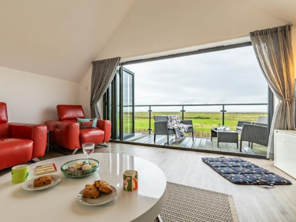 Contemporary Beach Lodge - for rent in Westward Ho! close to the beach with wood burner