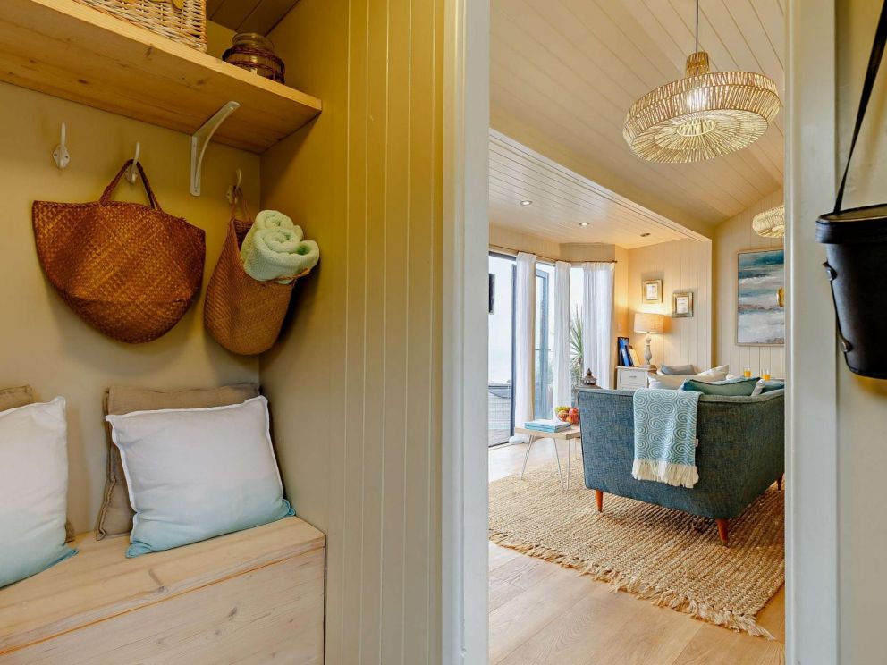 Cornish Cliff Top Cabin, Whitsand Bay, Cornwall - with hot tub, sea views and close to the beach