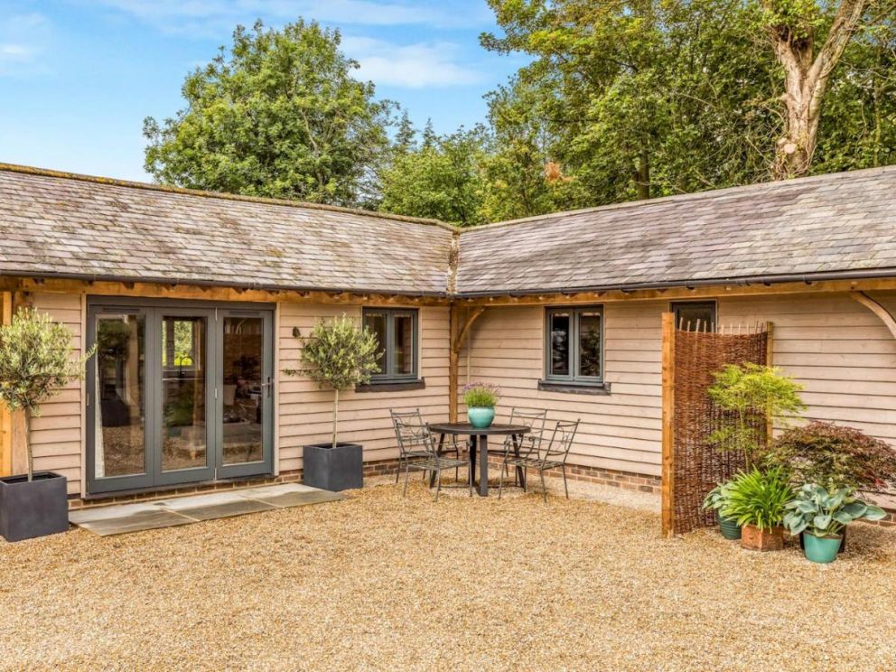 Downland Village Lodge, Chichester, West Sussex - for rent, close to the sea