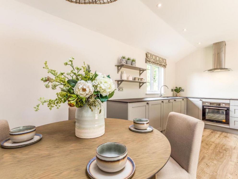 Downland Village Lodge, Chichester, West Sussex - for rent, close to the sea