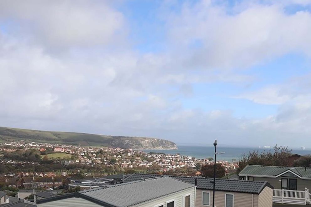Finn Lodge at Swanage Bay in Dorset sea view